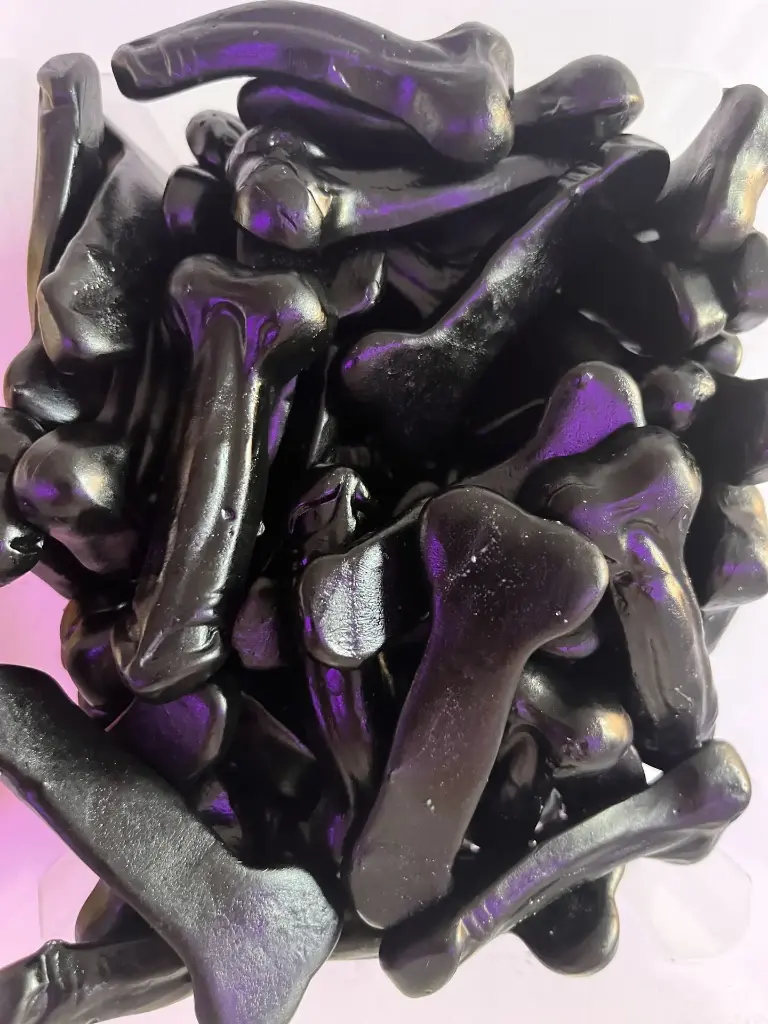 Quequette Noire lisse à la réglisse (100g)